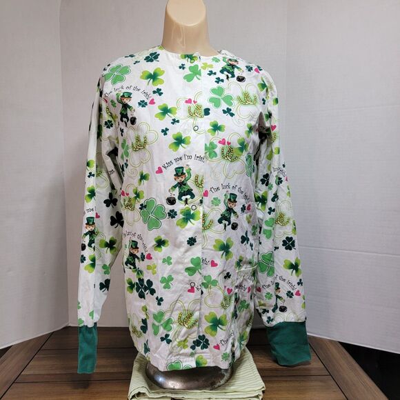 Uniform Advantage LS Scrub Jacket St. Patrick's Day "Kiss Me I'm Irish" Size XS - Picture 1 of 4